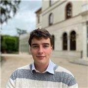 Neo-laureato madrelingua inglese offre aiutocompiti/lezioni in presenza a Roma