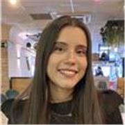 Profesora de inglés apta para enseñar a todas las edades y hasta un nivel avanzado de inglés.