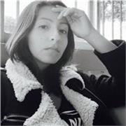 Máster en Literatura Española (UB), Máster de Guion en The Core School y Máster de Artes Escénicas y Teatro (UCM)