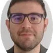 Profesor de ciencias, inglés, francés y sociales.
Ingeniero aeroespacial y tercera mejor nota de Comunidad de Madrid en EBAU