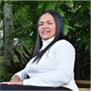 Acompañamiento cercano y personalizado para aprender español conversacional, fortaleciendo la lectura y escritura