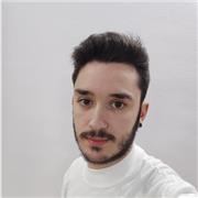 Muy personal y atento, con mucha pasión y ganas