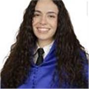 Cómo una persona alegre la cual pone mucha pasión y dedicación a lo que hace. Preferiblemente alumnos de eso y primaria
