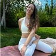 Soy profesora de Yoga con más de 5 años de experiencia. Especializada en el yoga para la mujer y en diferentes estilos.