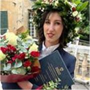 Laureata in lettere, impartisco lezioni di più materie.