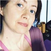 Yoga online, in studio e a domicilio per ragazzi da 13 anni in su e adulti.