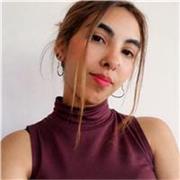 Profesora de Español imparte clases para niños y adolescentes