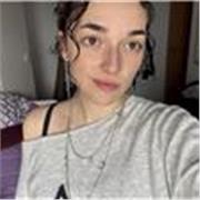 Psicóloga y profesora de música en mi tiempo libre! Te puedo ayudar a aprender piano y solfeo :)