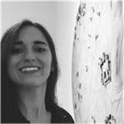 Profesora de guitarra clásica titulada por el RCSMM