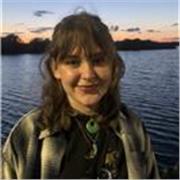  Ich bin mit einer Englisch sprachigen Familie großgeworden und habe 1 Jahr in England/ Irland gewohnt. 