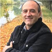 Professeur d'économie à l'université propose des cours d'économie de la 6ème à la Terminale, ainsi que des sessions de préparation au BAC à l'école de commerce.