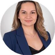 Licenciada en Derecho, master en gestión y dirección laboral y actualmente doctoranda en Resolución de Conflictos