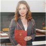 Laureata in archeologia e storia dell' arte, diplomata presso liceo linguistico, impartisce ripetizioni di lingua e materie umanistiche. Massima serietà