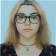 Estudiante de lenguas modernas que podría dar clase a personas de bachillerato o inferior