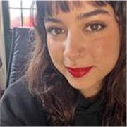 Profesora de Español y Catalán para extranjeros, especializada en conversación y gramática, ofrece sesiones en Barcelona y Online