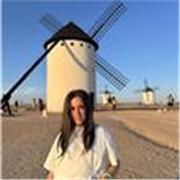 Profesora titulada en Estudios Ingleses con MAES y máster en Estudios Ingleses Avanzados. Experiencia previa. 