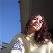 Profesora de ingles alegre y simpática  con certificado B2