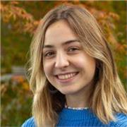 Profesora de inglés da clases presenciales y online