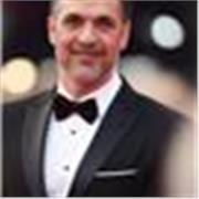 Online teacher that helps improving the four skills.