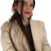 Psicóloga especializada en desarrollo personal, inteligencia emocional y comunicación, con experiencia en formación empresarial.