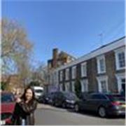 Médica veterinaria titulada hace 2 años, imparte clases de manera presencial y online