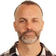 Profesor de Historia, Geografía, Historia del Arte, Lengua Española y Artes Escénicas, con más de 10 años de experiencia.