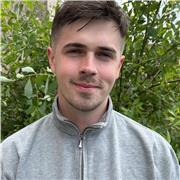 Consistent, professional and motivated. I love to push the potential of myself and others, to reflect and take action.