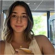 Estudiante de segundo de bachillerato, que enseña desde matemáticas básicas , inglés hasta economía