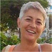 Professionale e profondamente empatica, associo serenità a competenza. 