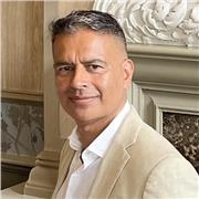 Investment banker offering taylored private maths tuition to students