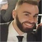 Stai cercando un insegnate di basso giovane ma con tanta esperienza? Eccomi