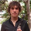 Doy clases particulares de lenguaje o iniciacion musical y de clarinete. 13 años estudiando musica (y siguen) y experiencia con niños