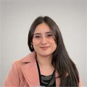 Profesora de español ofrece clases dinámicas para aprender a hablar y comprender el idioma