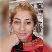 Profesora de pintura especializada en clases para niños, adolescentes y a personas de la tercera edad