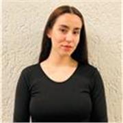 Soy un estudiantes de master de psicología con grado finalizado en Granada y con un B2 en inglés. Dispongo a darle clase a los niños dependiendo de sus necesidades.