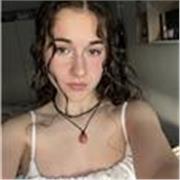 Profesora de apoyo escolar (matemáticas, químia, lengua) de primaria o secundaria. Soy estudiante de enfermería, con batxi