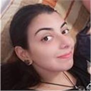 Diplomata e con certificazione esb B2, impartisce lezioni di inglese