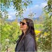 Profesora de español, con conocimiento en inglés y portugués. Enfasis en clases dinámicas y participativas