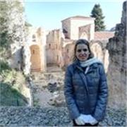 Profesora de instituto imparte clases de repaso de filosofía e historia de la filosofía