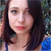 Sono una maestra di doposcuola di 16 bambini di scuola elementare e medie . Lavoro il pomeriggio dalle ore 15:00 alle ore 20:00 . Conosco perfettamente la lingua italiana e molto bene la lingua tedesca perchè figlia di emigranti in svizzera . Inglese live