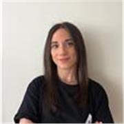 Soy publicista especializada en la redacción creativa de textos y las letras son mi punto fuerte. Mi lema: Paciencia/Entendimiento