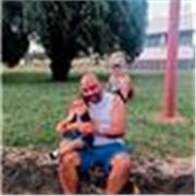 Jornalista profissional com muito conhecimento da Língua Portuguesa, inclusive para ensinar