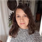 Profesora de Matemática nivel secundario. Soy proactiva, tengo manejo de grupo y muy responsable .