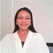 Professora particular de inglês com experiência em aulas online para adolescentes e adultos. Aulas dinâmicas