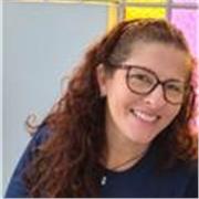 Sou formada no magistério,ja trabalhei com criançaem creche