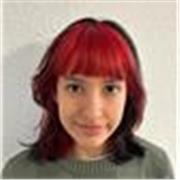 Enseño ingles, soy fluida en ello y vivi 7 años en los estado unidos. Tengo tanto experiencia oral, como ortografica