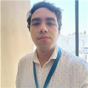 Alumno de último año de ingenería civil eléctrica