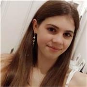 Tengo el título de bachillerato científico y me encanta enseñar. 