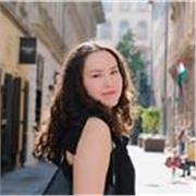 Experienced online English teacher for kids and adults.