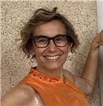 Professoressa di matematica di ruolo in un liceo scientifico, con diversi anni di esperienza